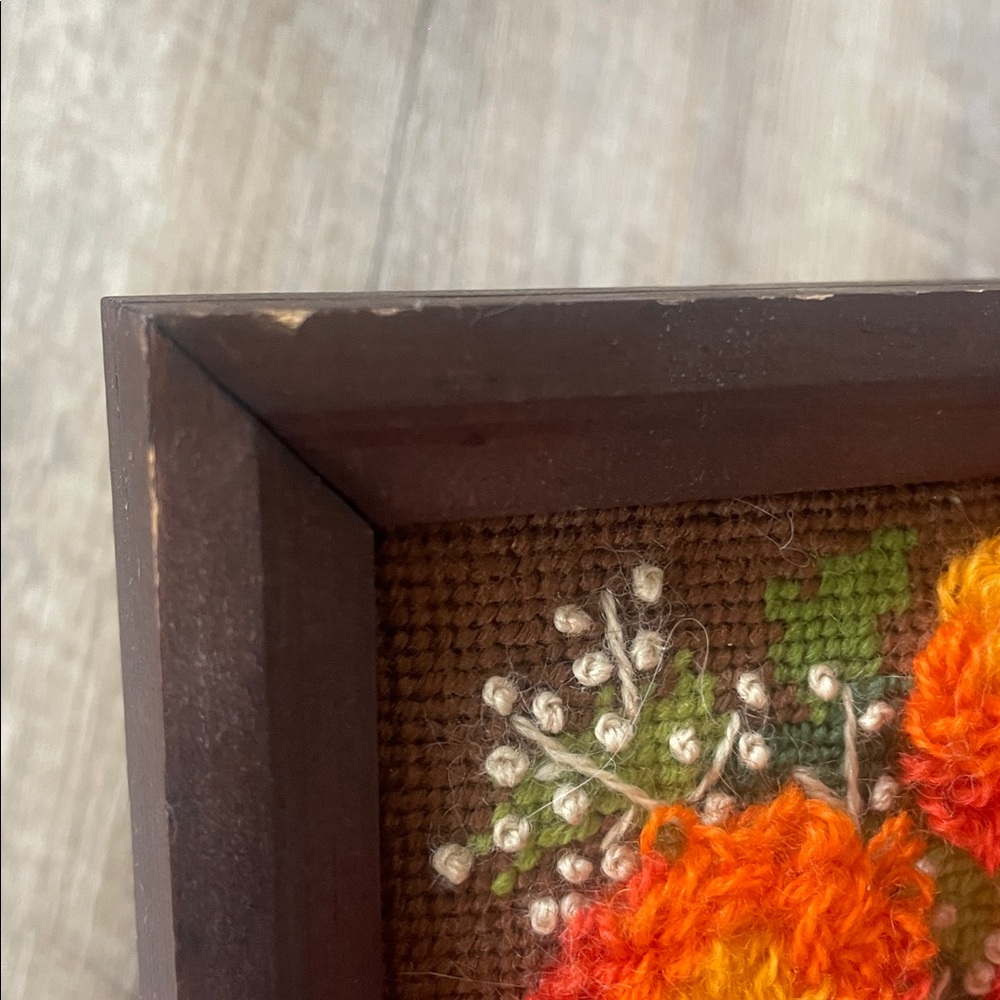 •| vintage framed crewel embroidery - Picture 5 of 5